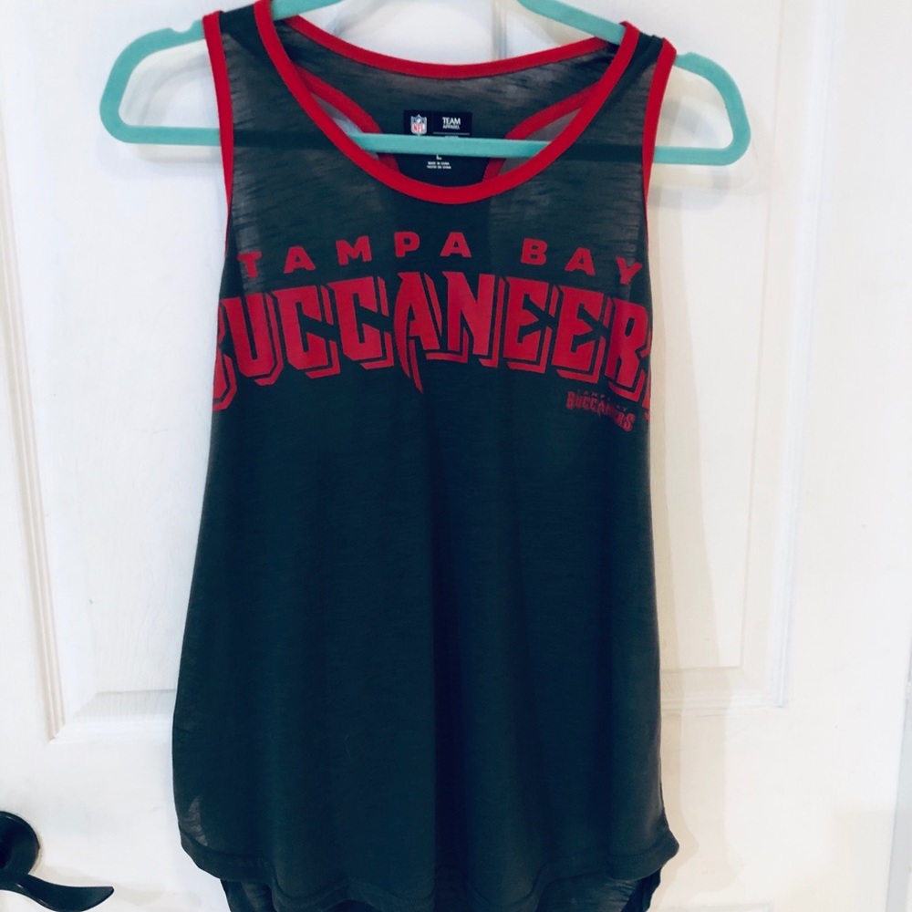 NWOT Tampa Bay Bucs Women’s NFL Tank